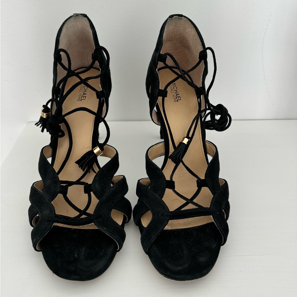 Black tie-up Michael Kors heels 👠